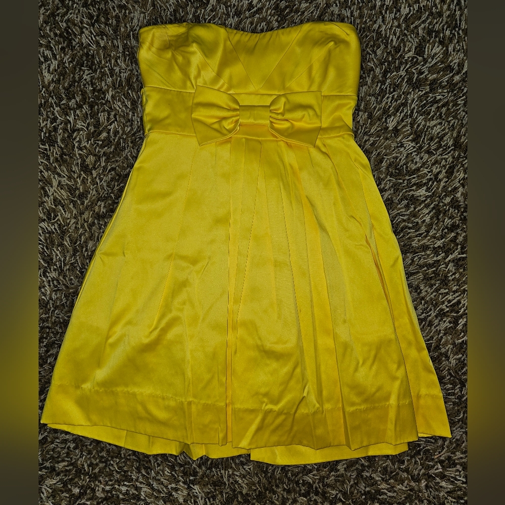 Speechless yellow strapless dress with bow in back,  size small